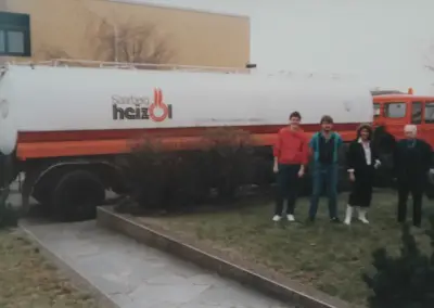 Das familiäre Team von Tock Brennstoffe vor etwa 50 Jahren.